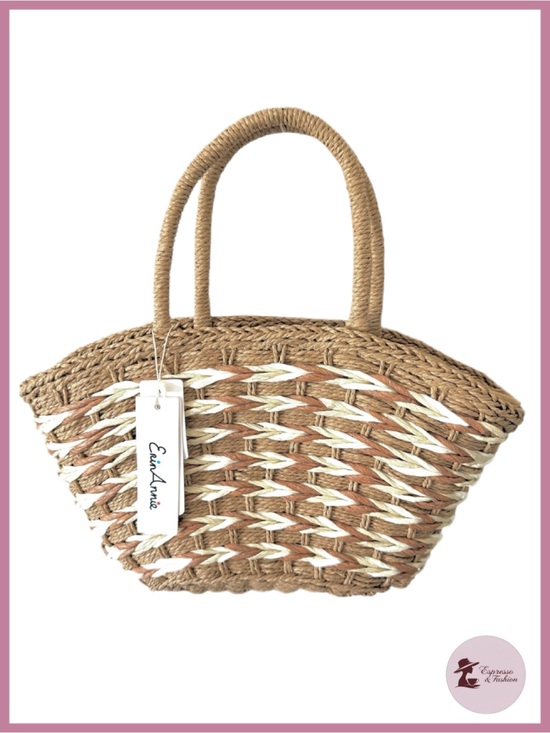 Handbags - NWT Straw Beach Tote Bag